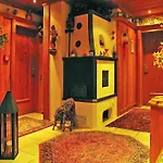 Appartement In Dienten With Ski-in Access *