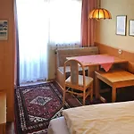 In Dienten With Ski-in Access Apartmán *