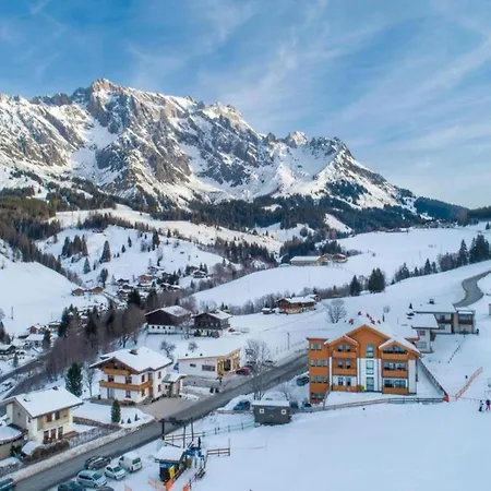 In Dienten With Ski-in Access Appartement *