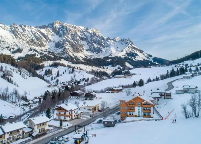 In Dienten With Ski-in Access Appartement *